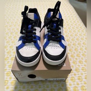 On Cloud Women's The Roger Clubhouse Sneaker Tennis Shoes White/Black/Indigo 7.5